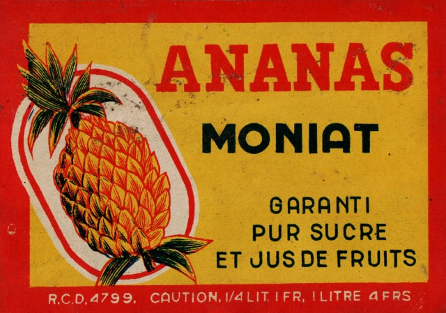 Label of Moniat lemonade with pineapple taste